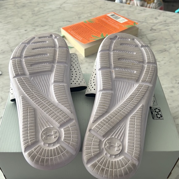 Under Armour Slides - Picture 4 of 4